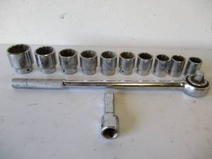 lot 27 image: Craftsman 12 Piece Socket Set. 34 Drive.