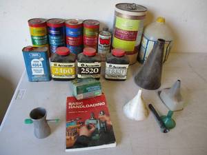 lot 40 image: Lot of Smokeless Gun Powder. HuntingShot Gun Shell Ammo Ammunition Supplies.
