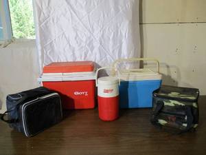 lot 62 image: Lot of 5 various Coolers