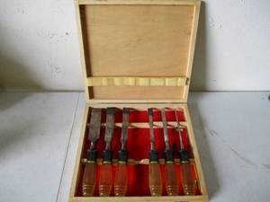 lot 102 image: Lot of Handy Toughtest Chisels in wood case.