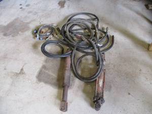 lot 118 image: Lot of Hydraulic Hoses and Cylinders