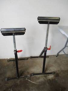 lot 124 image: Lot of 2 Craftsman Roller Tools Stands