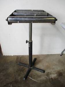 lot 125 image: Sears Craftsman Heavy Duty Roller Tool Stand