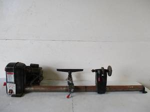 lot 131 image: Duracraft Wood Lathe Model 1236