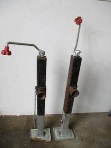 lot 159 image: Lot of 2 Bulldog Trailer Jacks.