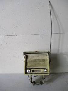 lot 189 image: Huskee Motorola Tractor Radio