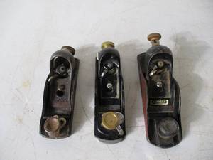 lot 190 image: Lot of 3 Hand Planers for woodworking.