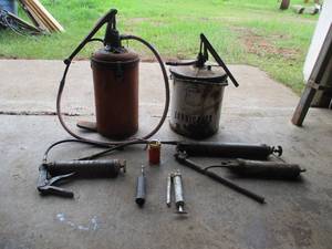 lot 234 image: Lot of various Grease Guns