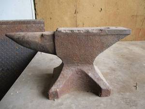 lot 246 image: Anvil