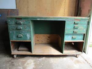 lot 248 image: Workshop Workbench on caster wheels
