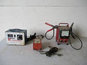lot 252 image: Lot of Battery Chargers