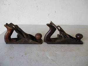 lot 256 image: Lot of 2 Hand Planers. Woodworking plane.
