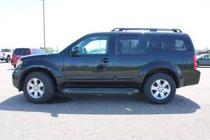 2007 Nissan Pathfinder LE - 4x4