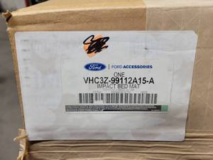 lot 208 image: Ford Bed Mat - Part no. VHC3Z-99112A15-A - Fits 2017-2021 Ford Super Duty w 6.75 Bed