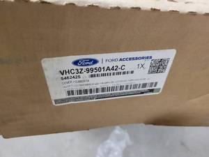 lot 211 image: NOS GENUINE FORD TONNEAU COVER - 6.75 BED SOFT ROLL-UP - Part No. VHC3Z-99501A42-C - Fits 2017-2018 Ford Super Duty