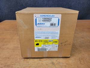 lot 302 image: NOS Genuine ACDelco Power Steering Pump - Part No. 15909827 - Fits 2001-2007 Chevrolet Silverado 6.6L Diesel