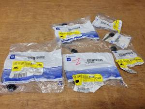 lot 345 image: Lot of (6) Genuine GM Uncut Ignition Keys
