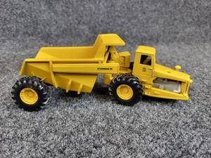 lot 71 image: LaTourneau Turnarocker 150 Scale Diecast Model