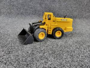 lot 76 image: CONRAD Michigan 175C Wheel Loader 150 Scale Diecast Model