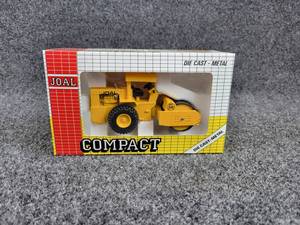 lot 96 image: JOAL 221 Roller  Compactor 150 Scale Diecast Model