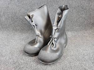 NEW Pair of SERVUS Rubber Boots - Size L (11 to 13)
