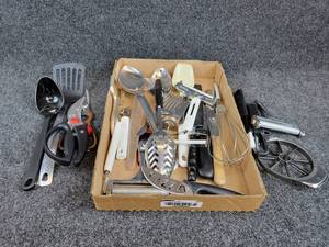 Large Lot of Kitchen Utensils