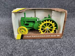 ERTL 1935 John Deere Model BR Tractor - Steel Wheel 116 Scale Diecast Model
