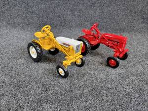 ERTL International Cub Tractor and Farmall Cub Tractor 116 Scale Diecast