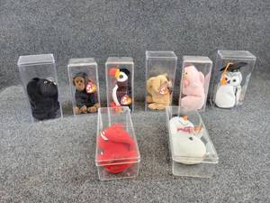 Lot of (8) Vintage TY Beanie Babies in Cases