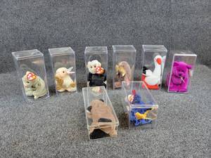 Lot of (8) Vintage TY Beanie Babies in Cases