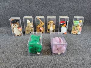 Lot of (8) Vintage TY Beanie Babies in Cases