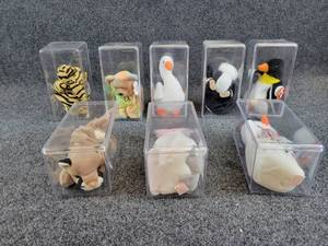 Lot of (8) Vintage TY Beanie Babies in Cases