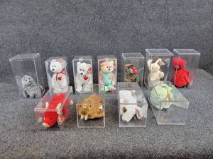 Lot of (11) Vintage TY Beanie Babies in Cases