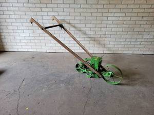 Planet JR no. 4 Seeder - Beautiful Condition, Good Working Condition