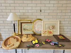 Large Lot of Home Dcor and Lamp