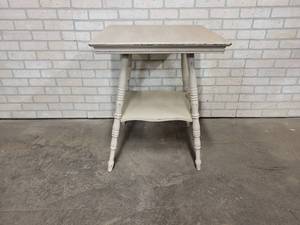 Very Nice Painted and Distressed Table - 24 x 24 x 29