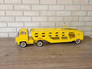 Vintage TONKA Pressed Steel  Semi-Truck w Car Hauler Trailer - About 27 Long Overall