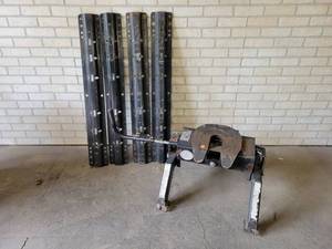 B&W 15,000 LB Fifth Wheel Hitch Assembly - Includes Rails and Pins