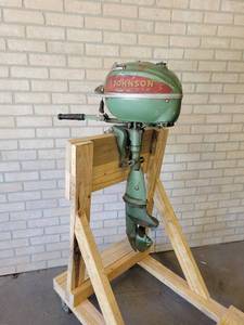 Vintage 5 HP JOHNSON Sea-Horse Outboard Boat Motor - Model TN