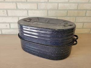 Vintage LISK Graniteware Oval Roaster w Vents - About 16 x 10 x 8