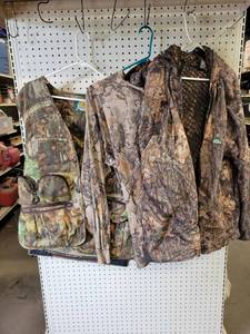 Lot of Hunting Clothes - Medium Hunting Vest w Pad, Gloves, Bug Tamer Jacket X-Large and Shirt X-Large