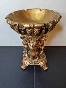 lot 283 image: Decorative Statue Centerpiece Bowl, Gold