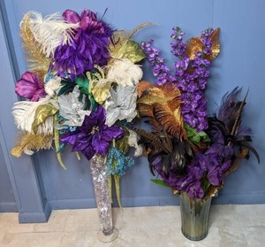 lot 69 image: Festive Flowers, Feathers and Gemstones in 2 Vases