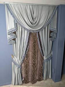 lot 71 image: Luxurious Set of 2 Handmade Ornamental Drapes with Swag and Hardware