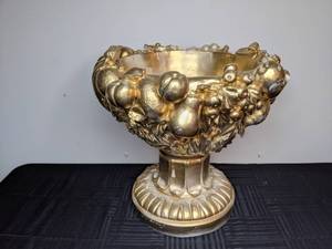 lot 277 image: Garden Gate Designs Polyresin Fruit Basket Planter, Gold
