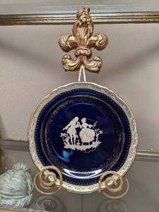 lot 214 image: Vintage Limoges Castel France Cobalt and Gold Decorative Plate
