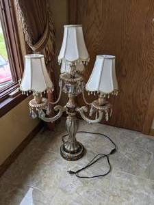 lot 203 image: Vintage 4-Arm Ornate Table Lamp