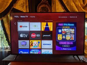 lot 9 image: 55 TCL Smart TV