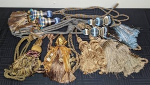 lot 232 image: Beautiful Collection of Drapery Tassel Tie Backs