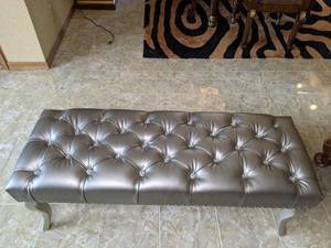 lot 183 image: Elegant Button-Tufted Upholstered Bench, Silver